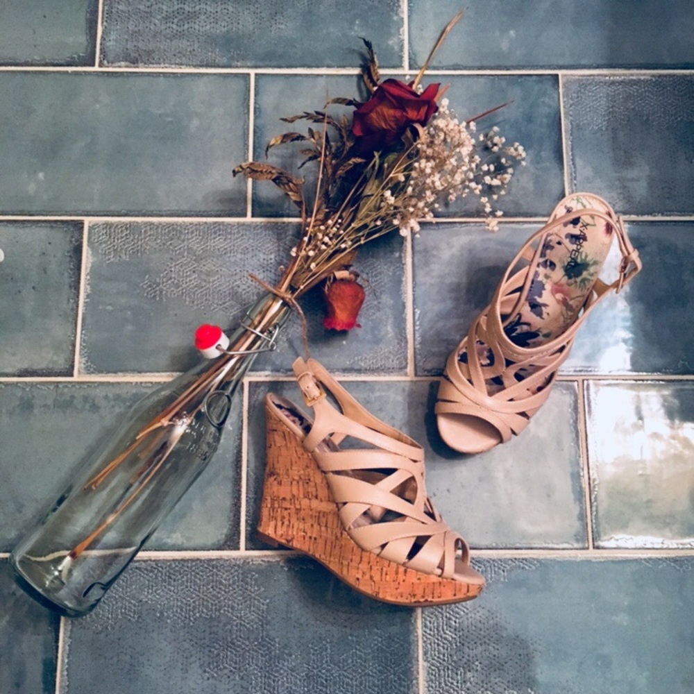 Tan Wedges